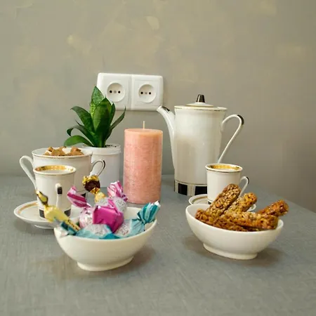 Cozy 2-room On Zhvanetsky Boulevard Lejlighed *