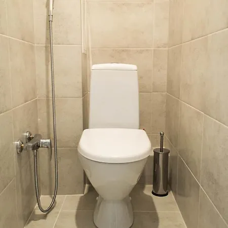 Cozy 2-room On Zhvanetsky Boulevard