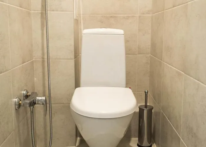 Cozy 2-room On Zhvanetsky Boulevard