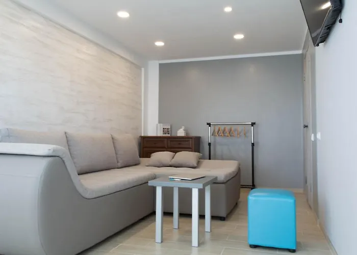 Διαμέρισμα Cozy 2-room On Zhvanetsky Boulevard *