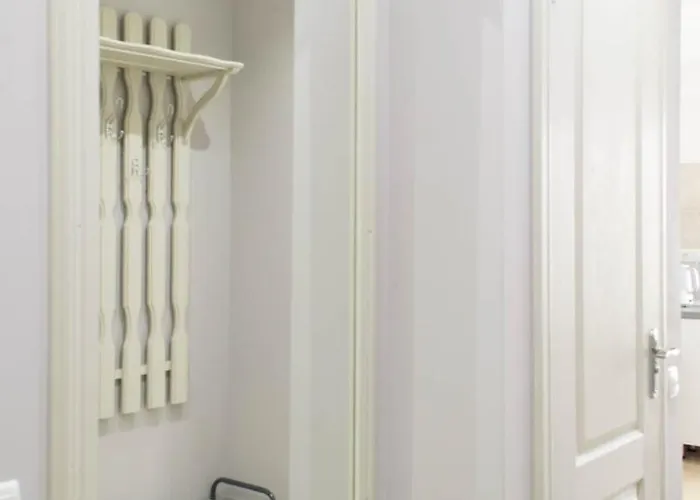 Cozy 2-room On Zhvanetsky Boulevard Apartment