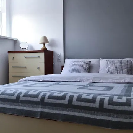Διαμέρισμα Cozy 2-room On Zhvanetsky Boulevard *