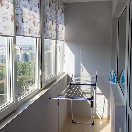 Cozy 2-room On Zhvanetsky Boulevard Διαμέρισμα Οδησσός