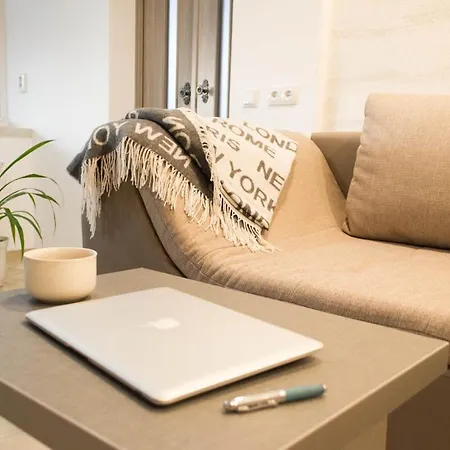 Cozy 2-room On Zhvanetsky Boulevard * Οδησσός
