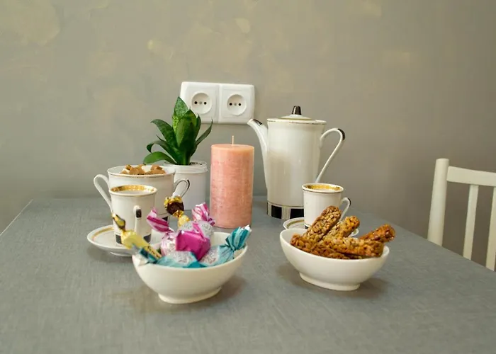 Cozy 2-room On Zhvanetsky Boulevard 公寓 *